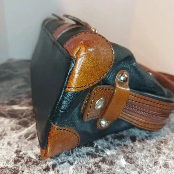 Danier | Super Cute Mini Handbag Black  and Brown Leather with Silver Hardware - Picture 15 of 16